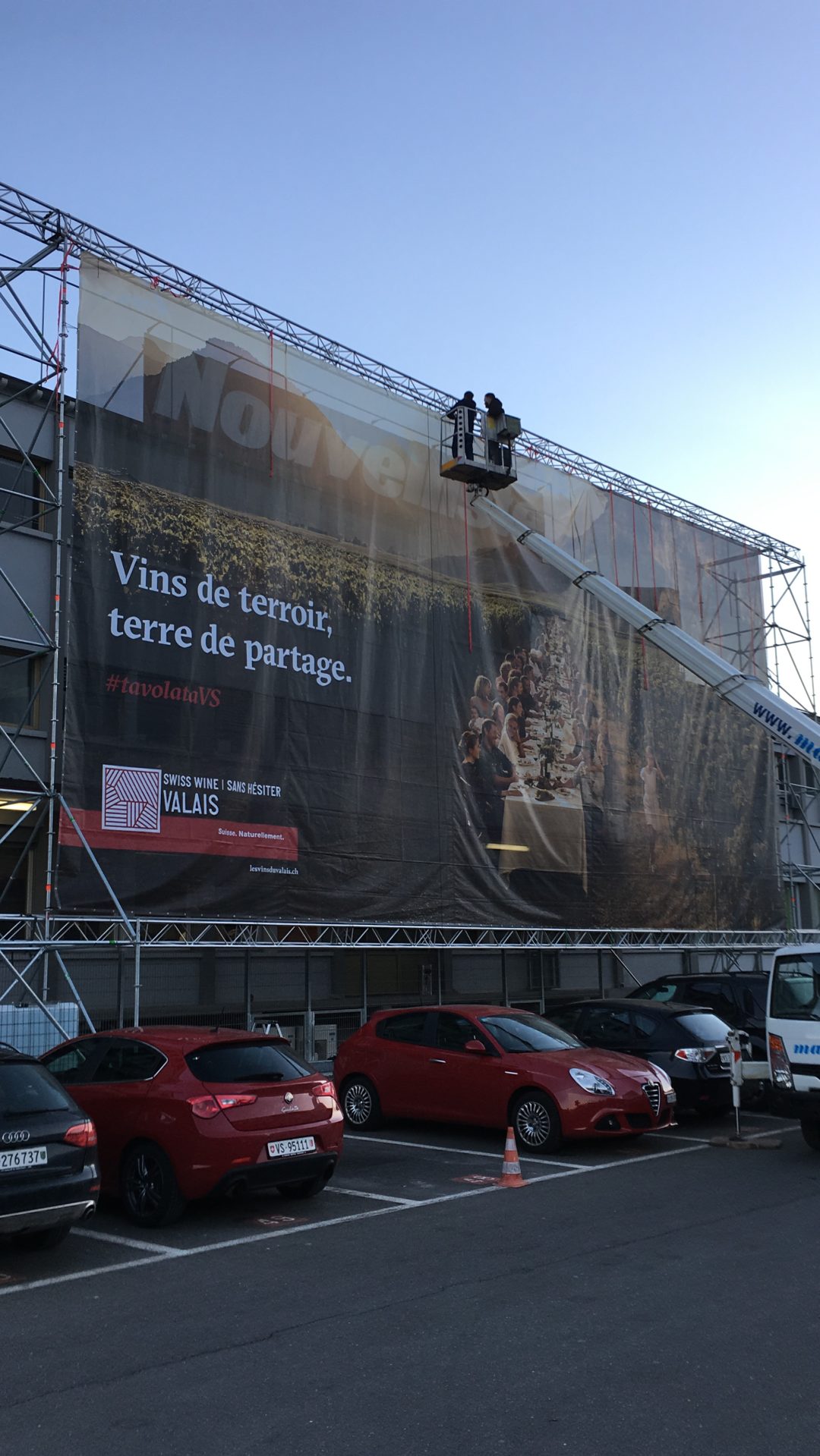 Structure pour publicité géante pour l’IVV à la Gare de Sion 2019